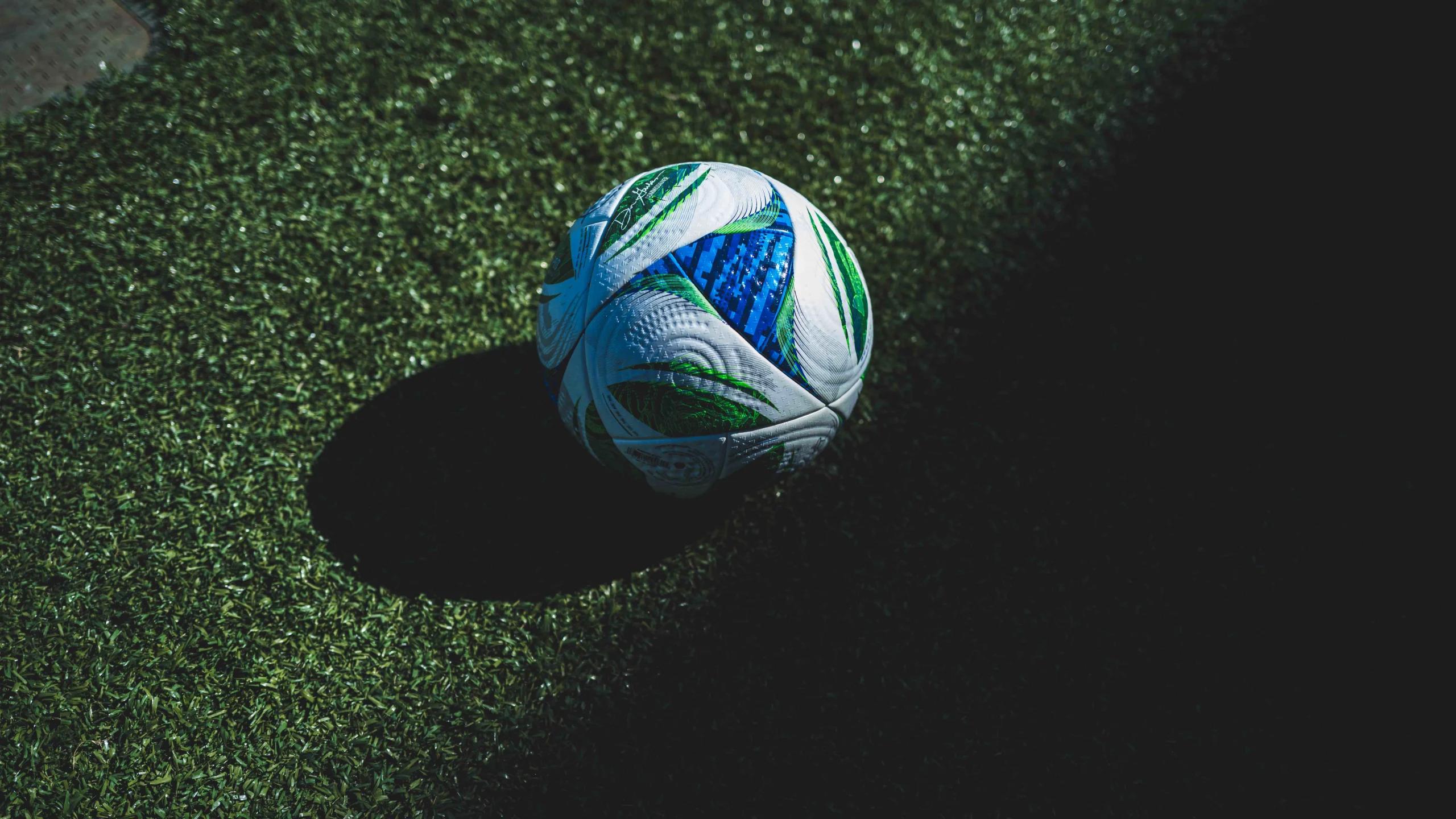 万美元的一, GAM, 乐部获得