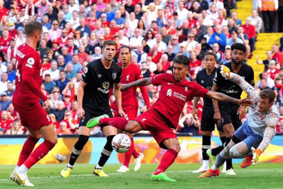 击利物浦的, 安菲尔德将