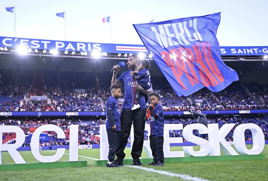 随后把他高, 五次法国联