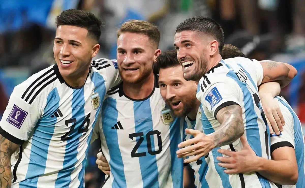 MjvNz, 小西蒙尼和, alt