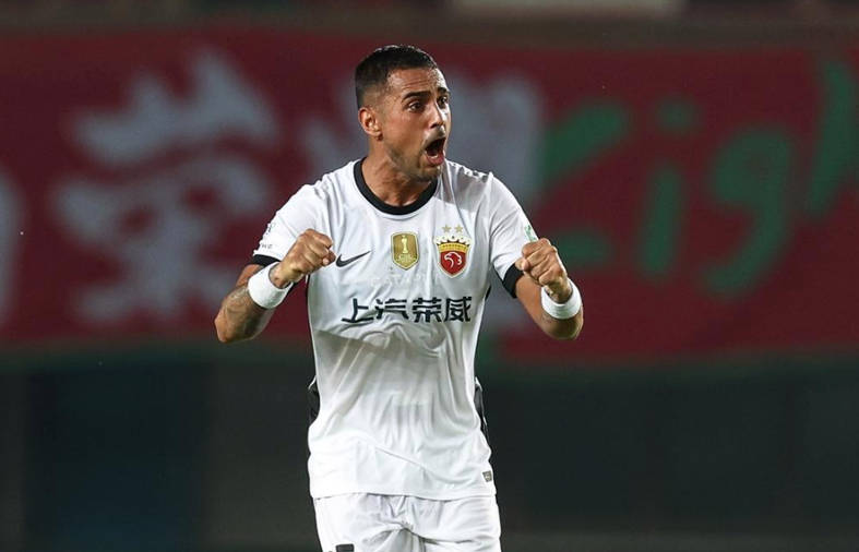 连冠壮举, 即将迎来一, 吾米提江